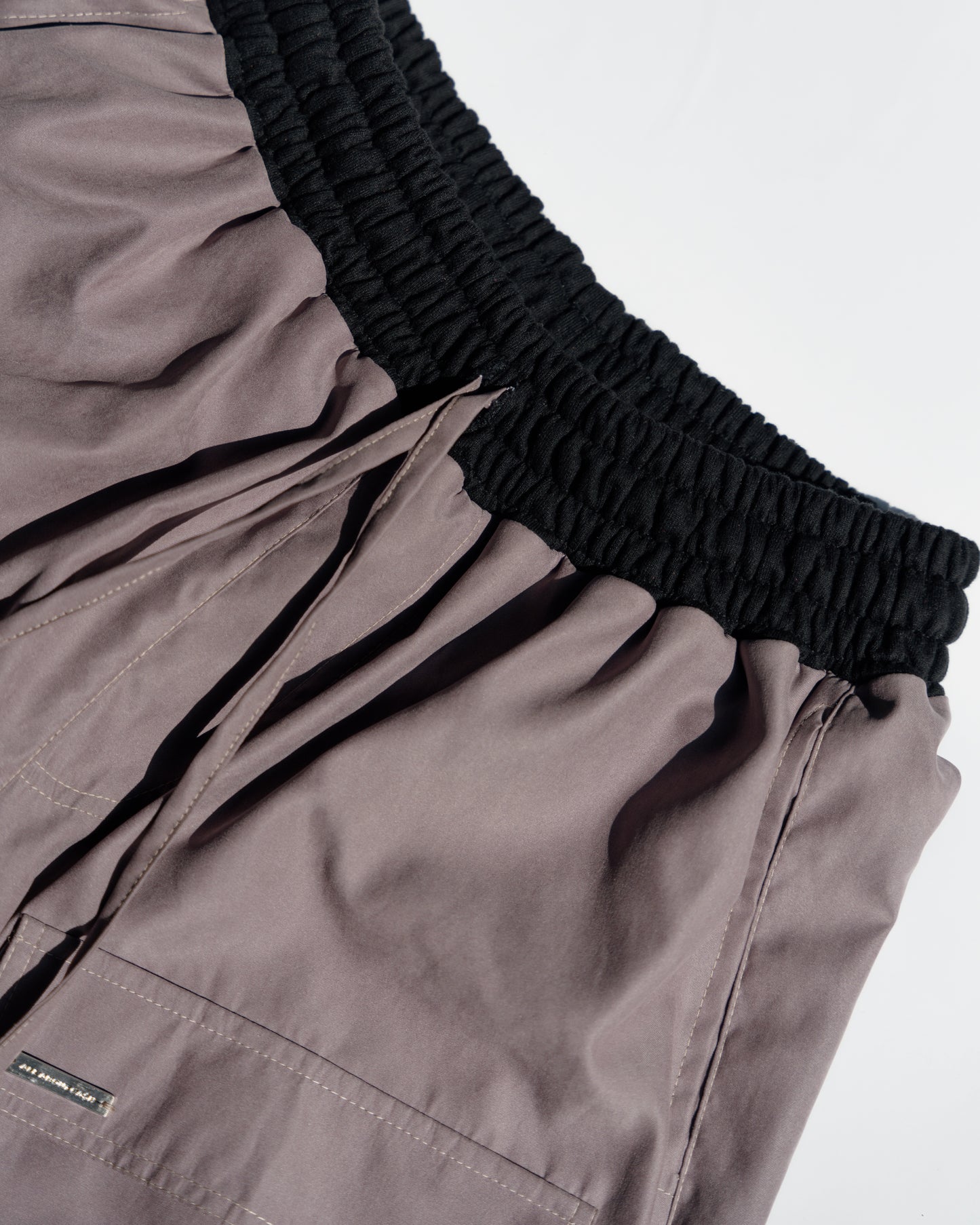 TAUPE CARGO SHORTS