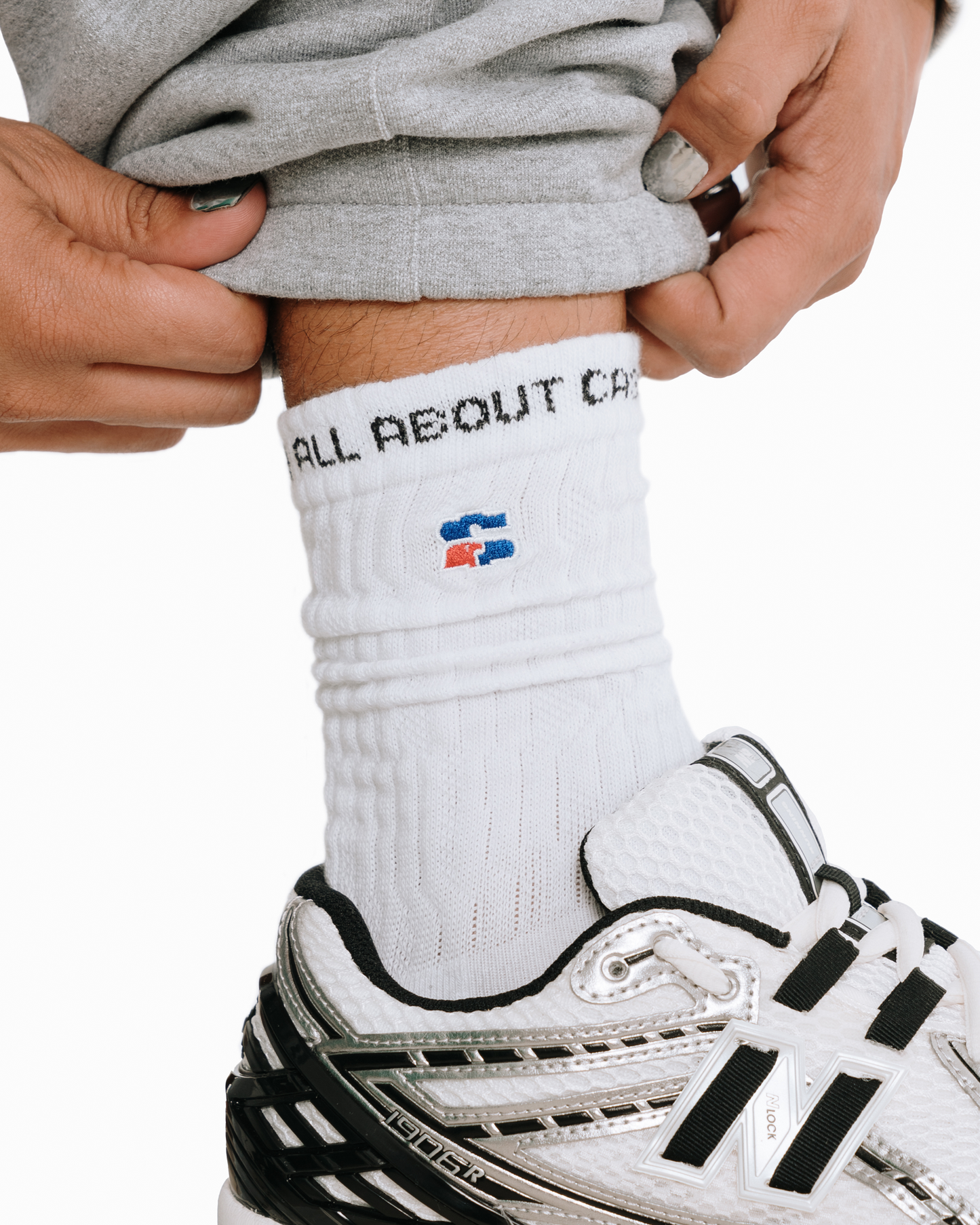 WHITE ATHLETIC SOCKS